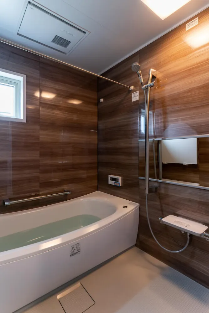 余白をつなぐ土間のある家