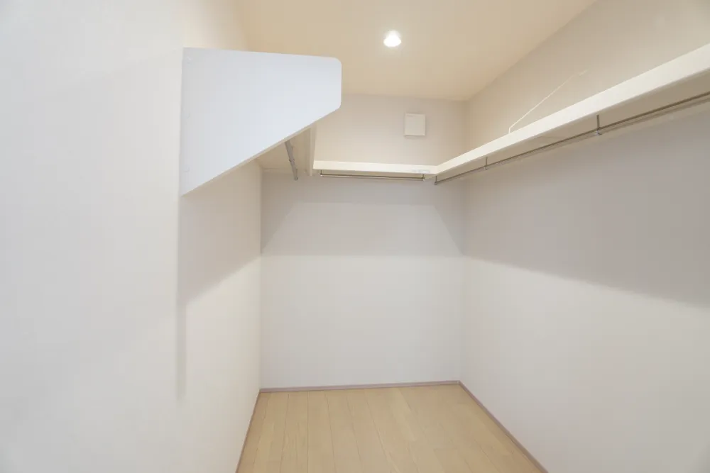 収納力のあるウォークインクローゼット