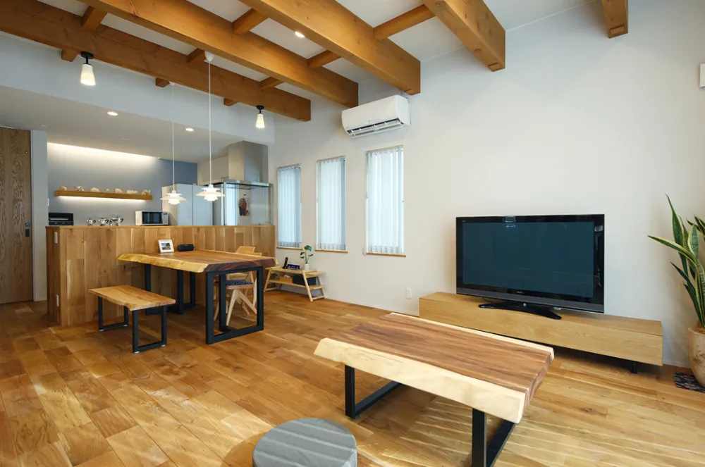 無垢材のぬくもりに包まれた空間