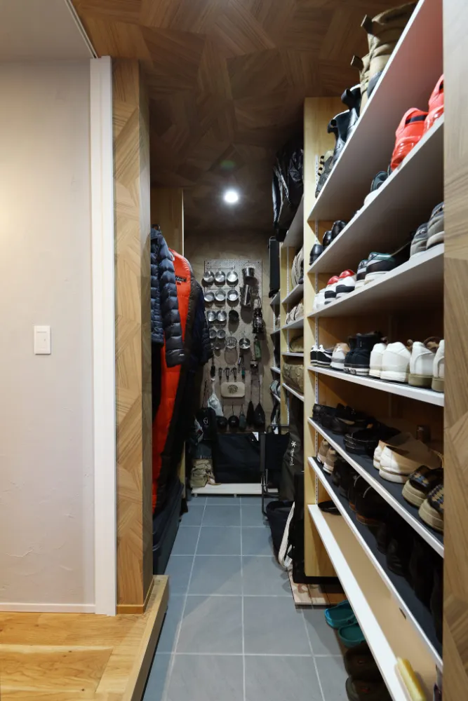 キャンプ好きの理想が叶う、一軒家という選択