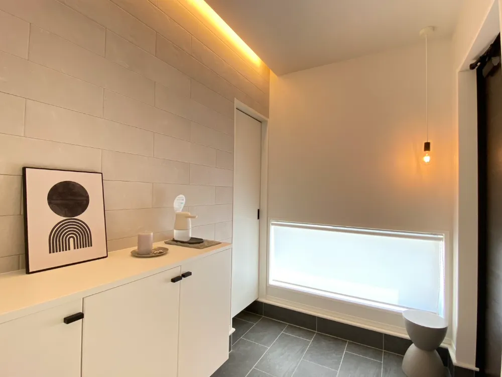 淡色配色の大人かわいいインテリアの家