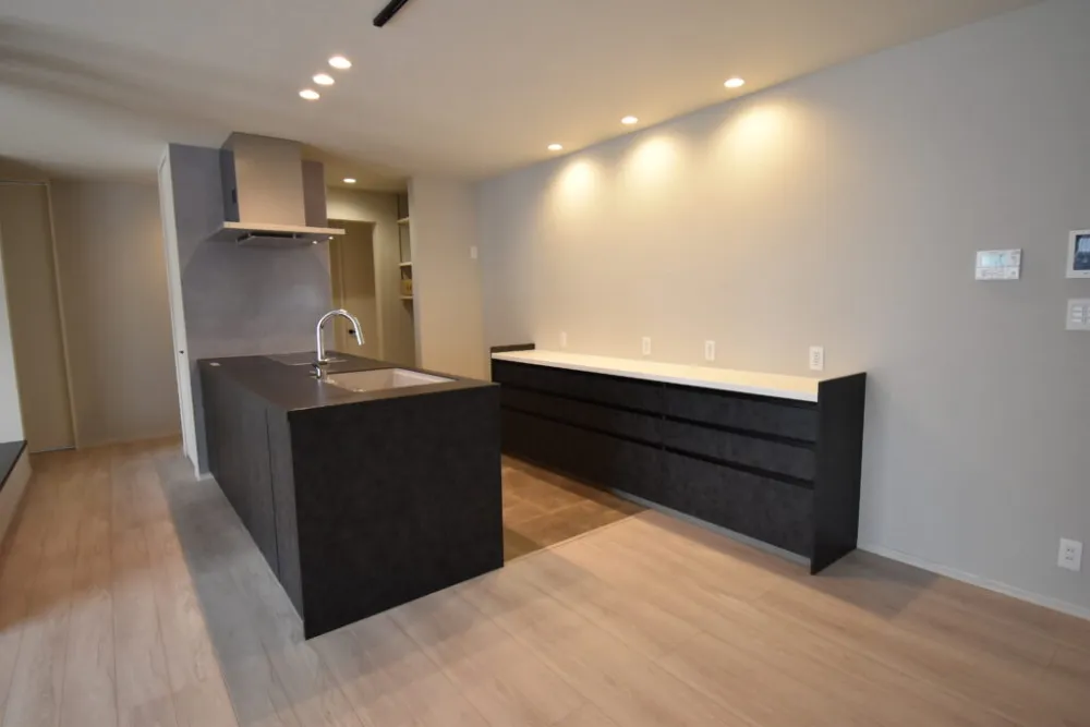 勾配天井リビングの平屋