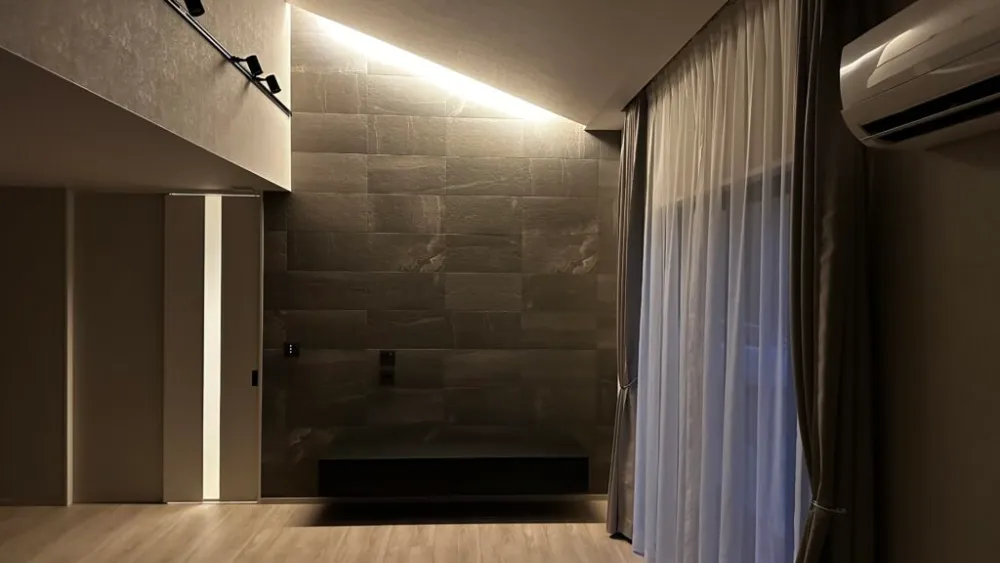 勾配天井リビングの平屋