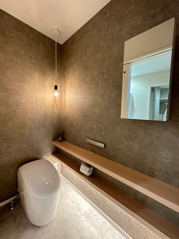 淡色配色の大人かわいいインテリアの家