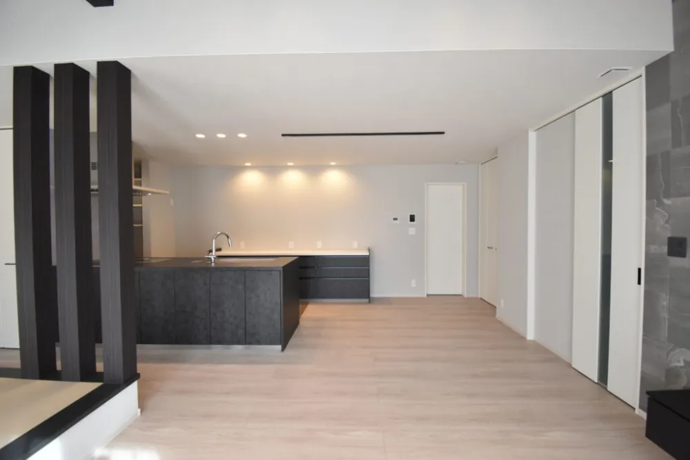 勾配天井リビングの平屋