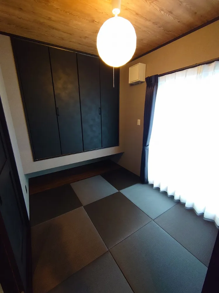 ブラック×グレートーンでまとめたインダストリアルな家