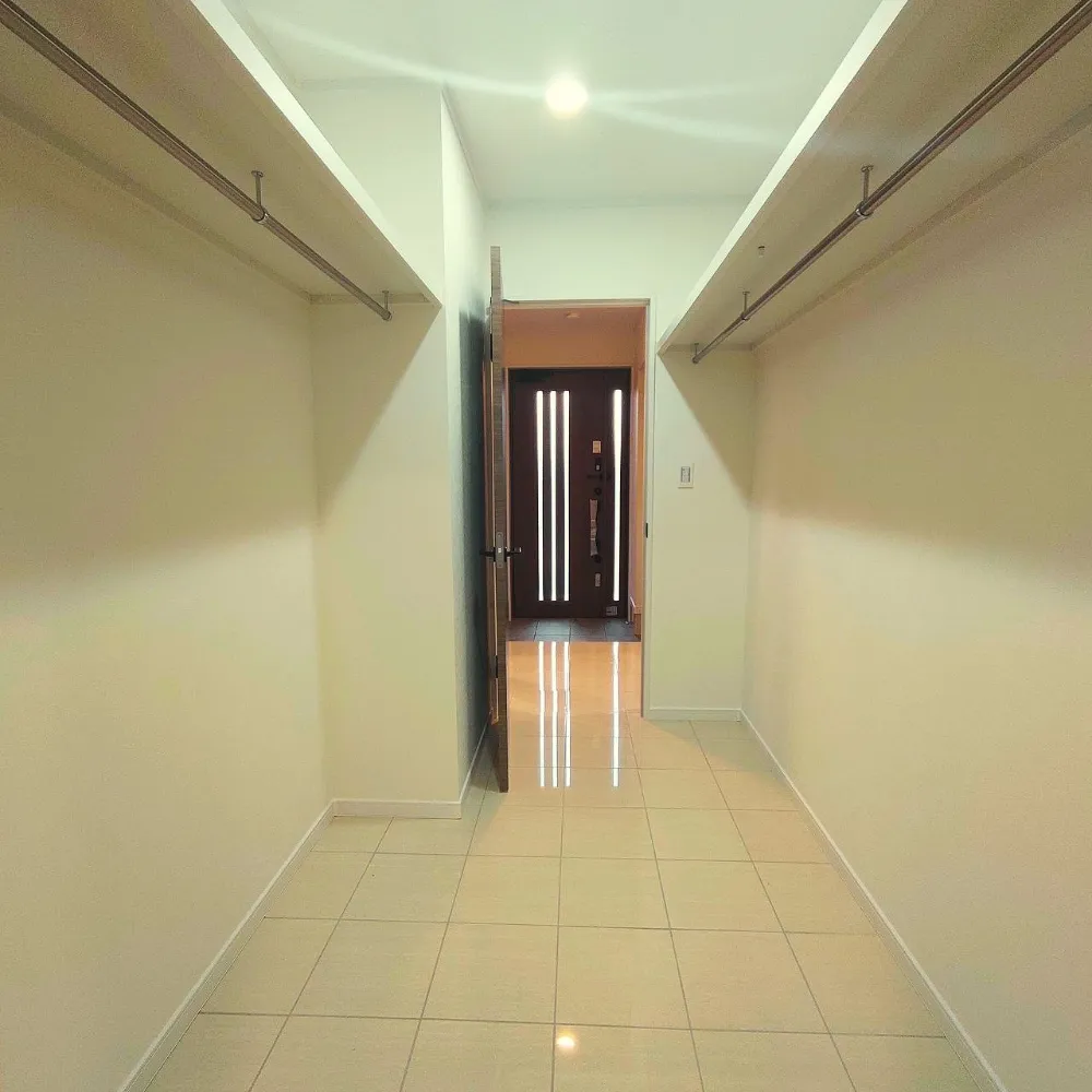 1階にファミリークロークとランドリールームがあるカジラクの家