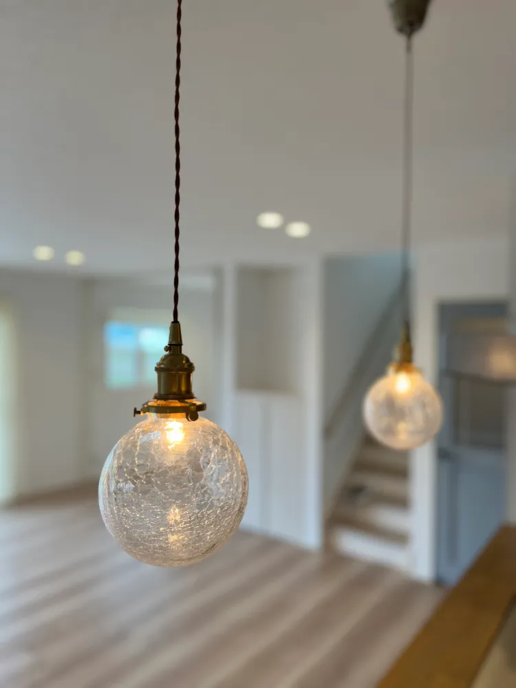 家族団らんを照らすこだわりのペンダントライト