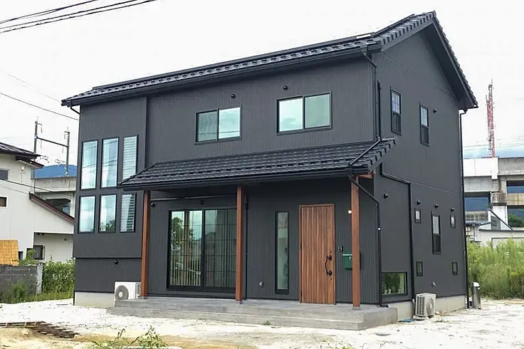 スキップフロアのあるスタイリッシュなお家