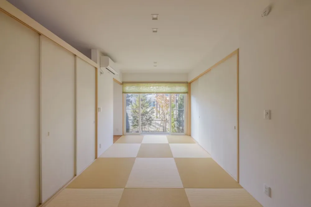 白い箱の家