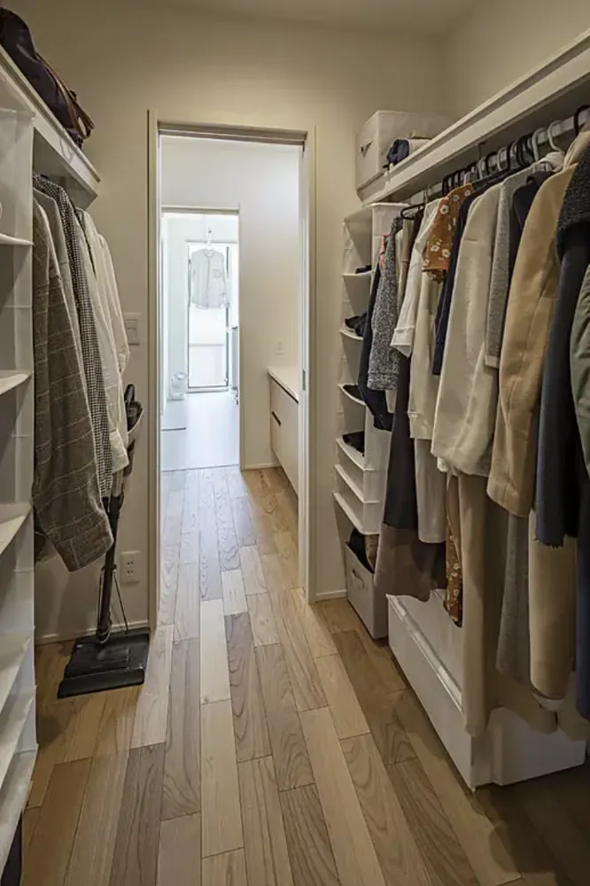 身支度にも洗濯にも大活躍する一直線の動線がわが家の自慢