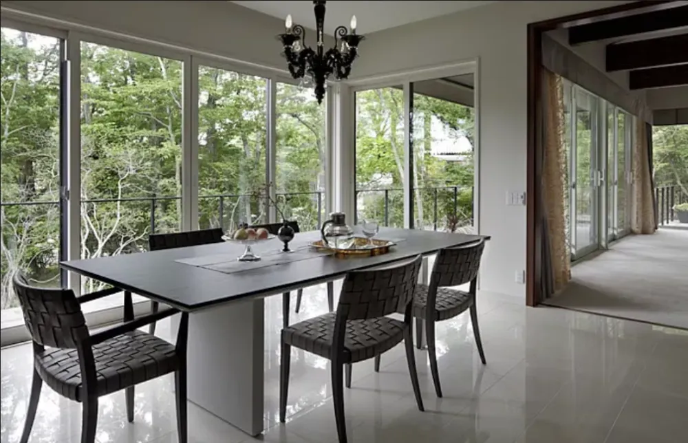 那須の別荘　森に溶け込む住まい