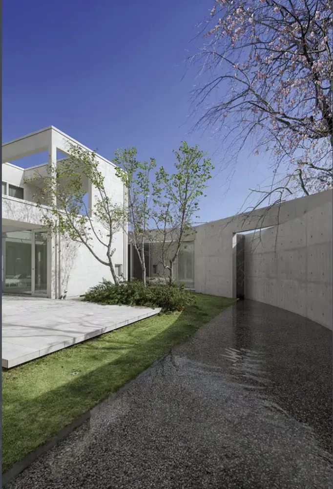 空に抜けるリゾート