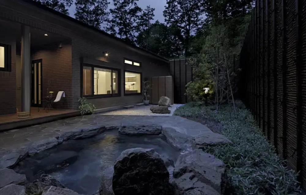 那須の別荘　森に溶け込む住まい