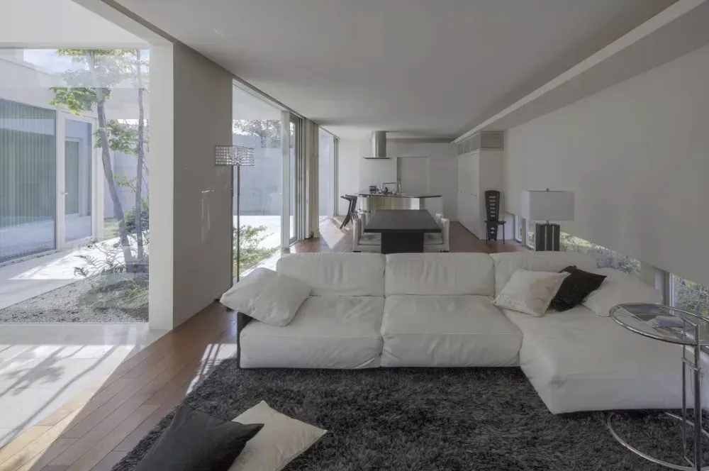 空に抜けるリゾート