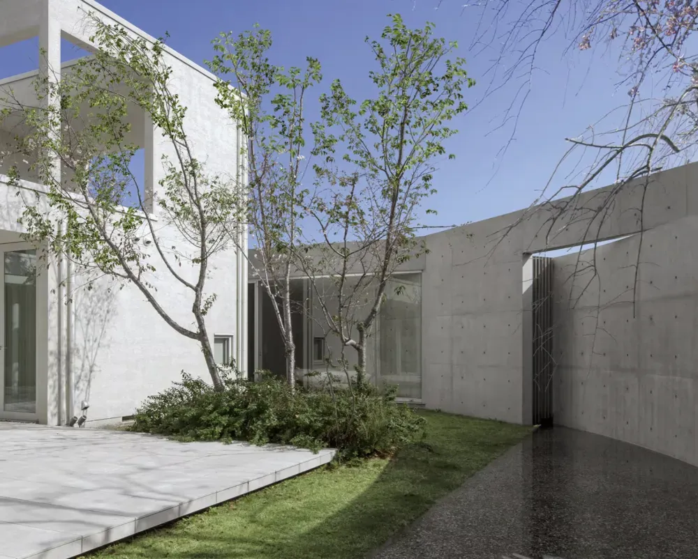 空に抜けるリゾート