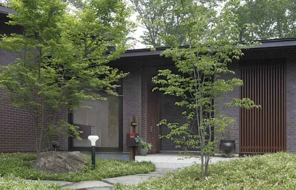 那須の別荘　森に溶け込む住まい